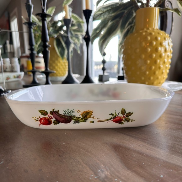 AjA vintage vegetable Tuscan dish. 1960’s - Picture 1 of 3